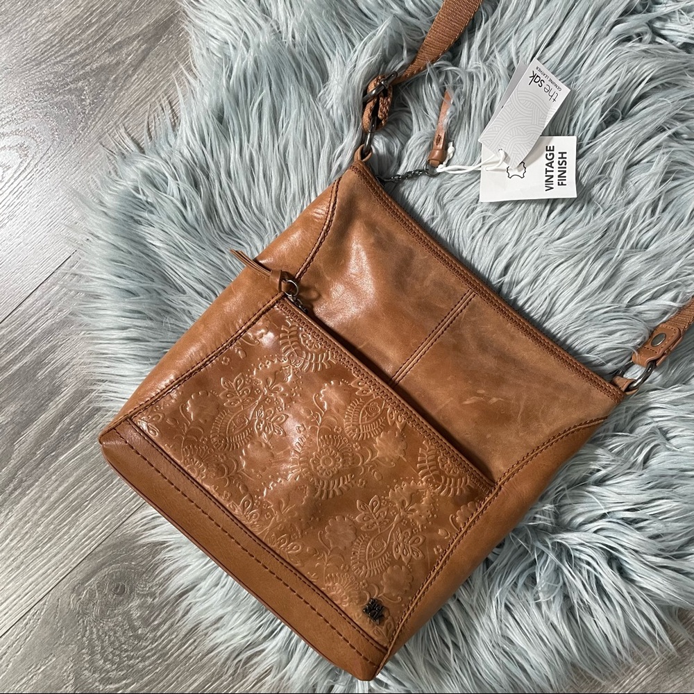 SOLD - NWT THE SAK iris leather crossbody